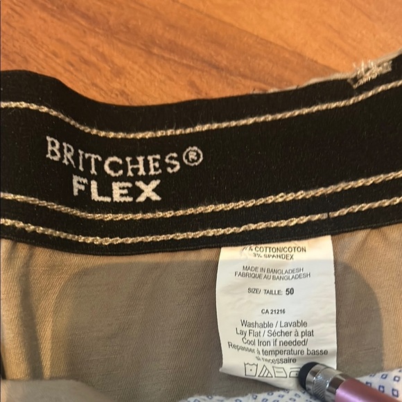 Tan Cargo Shorts with Relaxed Fit and Flat Front - Picture 11 of 13